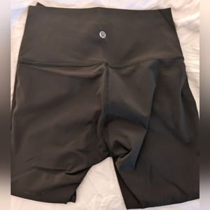 OLIVE GREEN Lululemon aligns